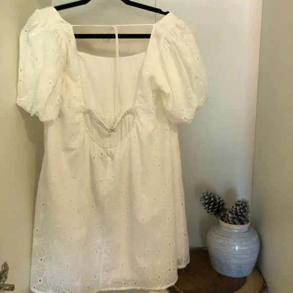 Floral white baby doll dress from Princess Polly (size 10) - Picture 2 of 5